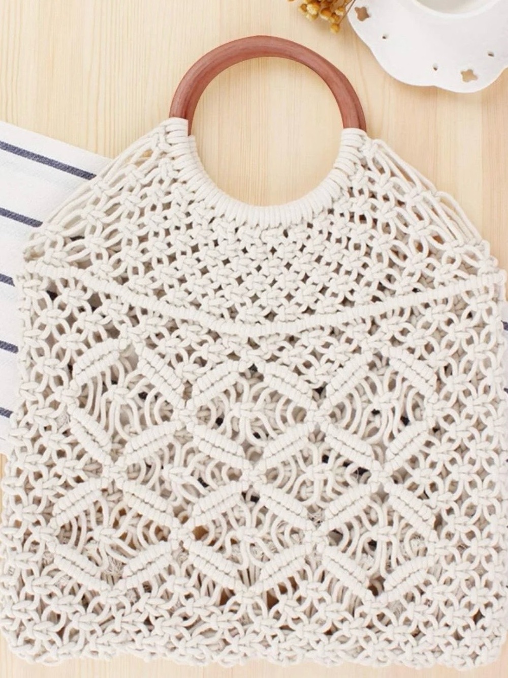 Handwoven Macramé Boho Cream Hand Bag with Wooden Handles - Picture 2 of 7
